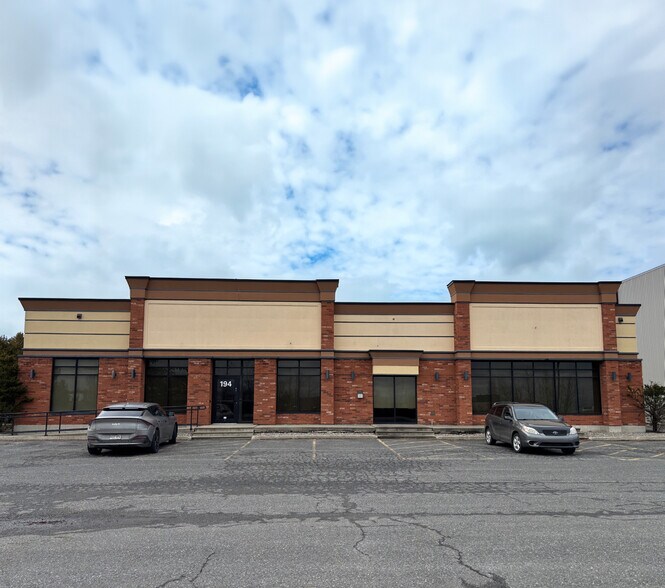 194 Industriel Boul, Saint-germain-de-grantham, QC à vendre - Photo de l’immeuble – Image 1 sur 2