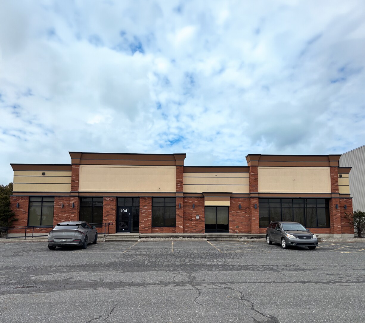 194 Industriel Boul, Saint-germain-de-grantham, QC à vendre Photo de l’immeuble– Image 1 sur 3