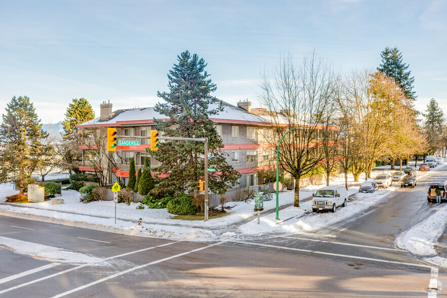 4951 Sanders St, Burnaby, BC à vendre - Photo de l’immeuble – Image 1 sur 4