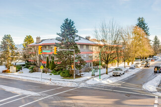 Plus de détails pour 4951 Sanders St, Burnaby, BC - Logement à vendre
