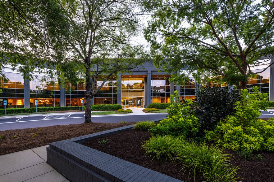 1500 Perimeter Park Dr, Morrisville, NC à louer - Photo de l’immeuble – Image 1 sur 81