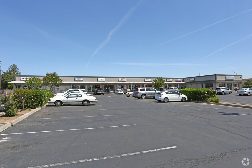 1848 Shaw Ave, Clovis, CA à louer - Photo principale – Image 3 sur 4