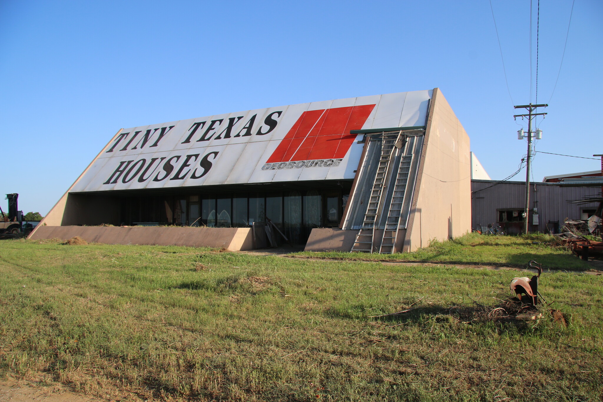 333 Salvage Way, Luling, TX à vendre Photo de l’immeuble– Image 1 sur 16