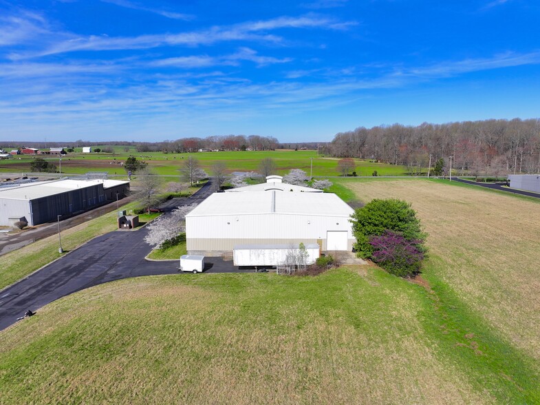3145 Pleasant Grove Rd, White House, TN à louer - Photo de l’immeuble – Image 2 sur 9