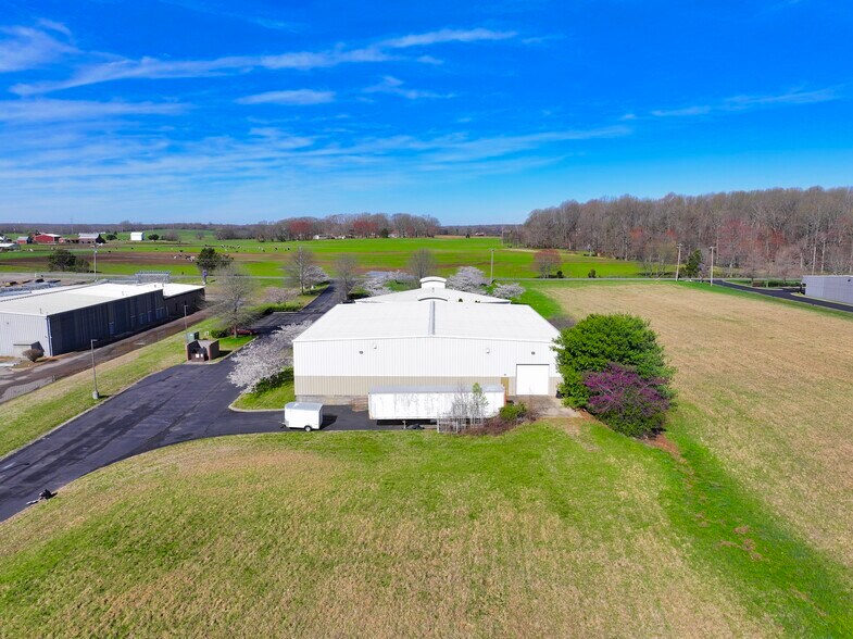3145 Pleasant Grove Rd, White House, TN à louer - Photo de l’immeuble – Image 3 sur 8