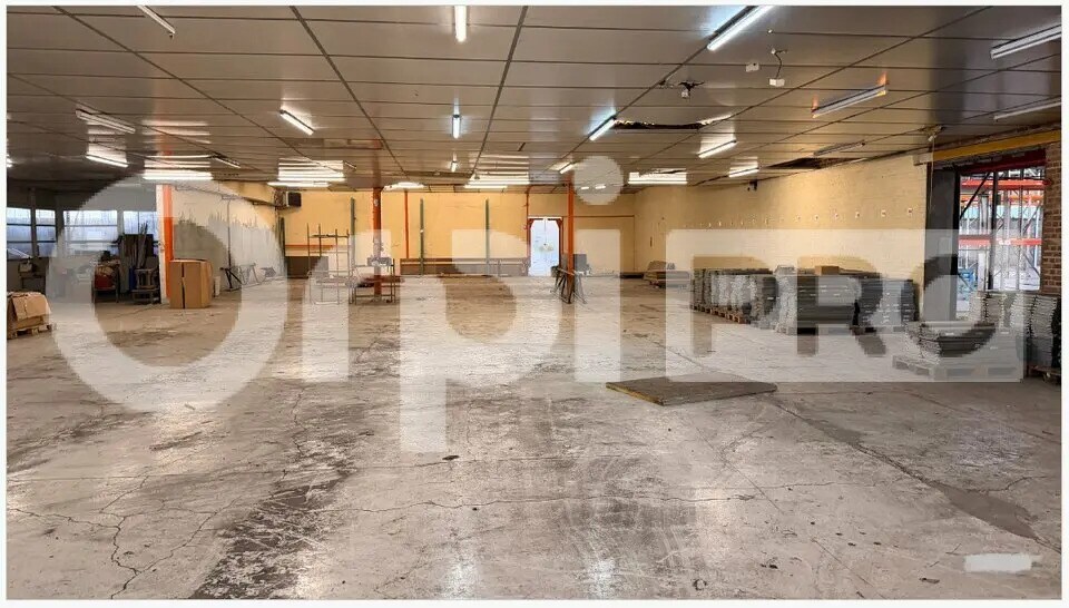 Local d’activités dans Bonneuil-les-Eaux à louer Photo de l’immeuble– Image 1 sur 3