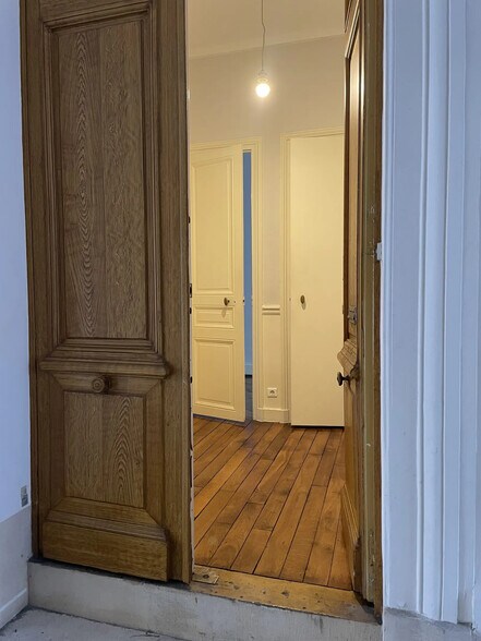 39 Rue De Liège, Paris à louer - Photo de l’immeuble – Image 3 sur 8