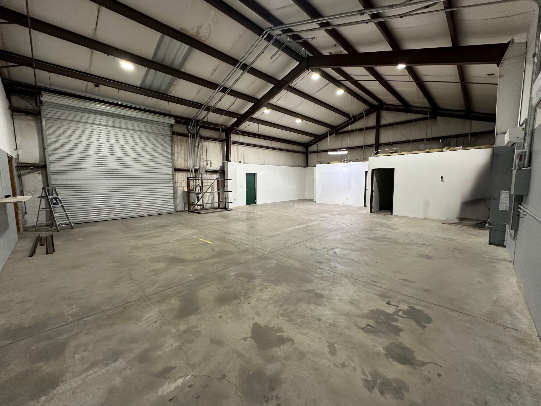 3824 Buck Owens Blvd, Bakersfield, CA à louer Photo de l’immeuble– Image 1 sur 2