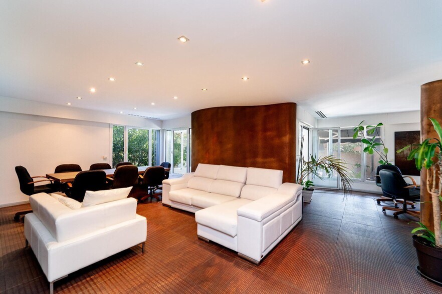 Bureau dans Majadahonda, Madrid à vendre - Photo de l’immeuble – Image 3 sur 17