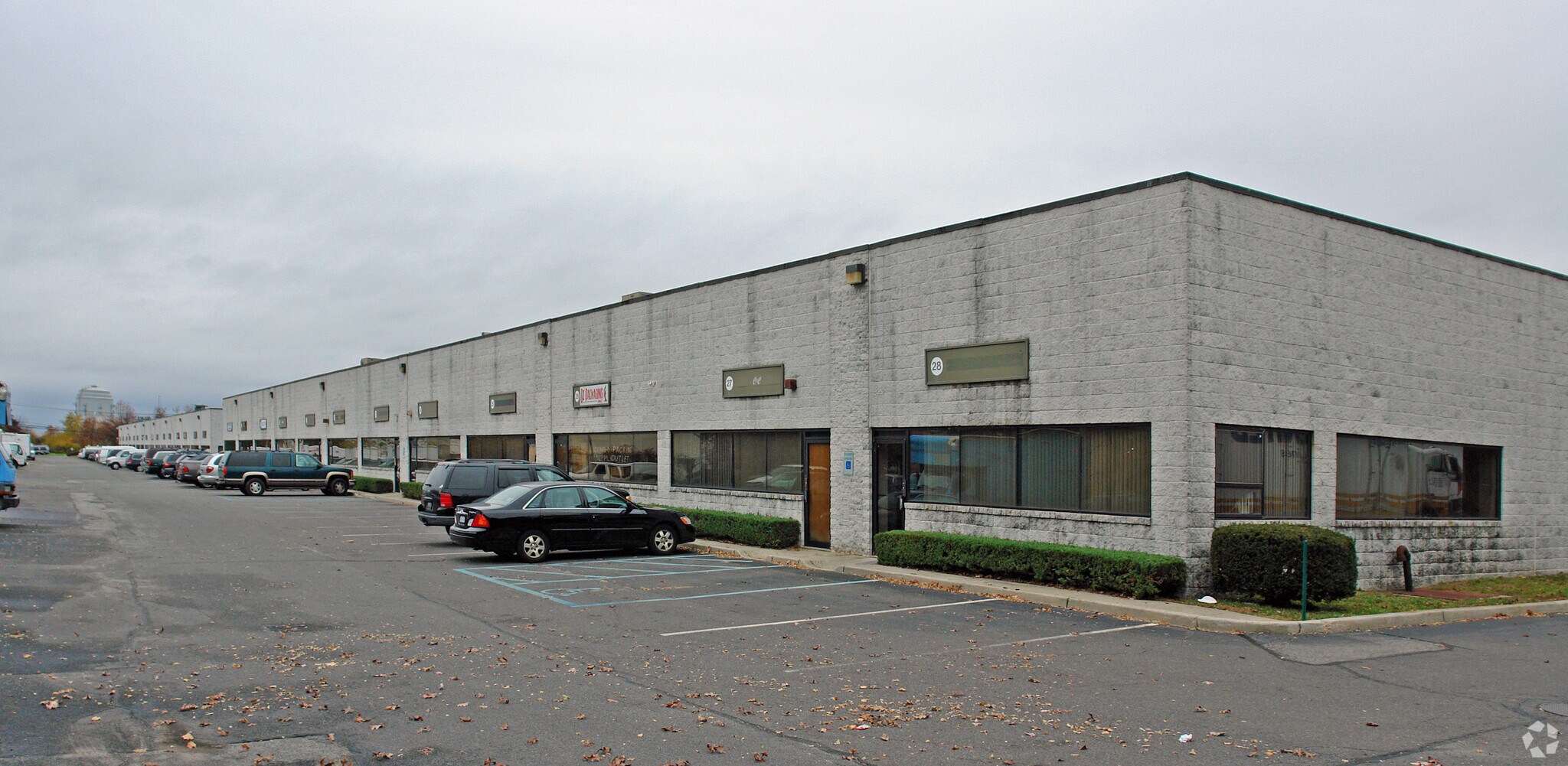 2231 Fifth Ave, Ronkonkoma, NY à louer Photo de l’immeuble– Image 1 sur 15