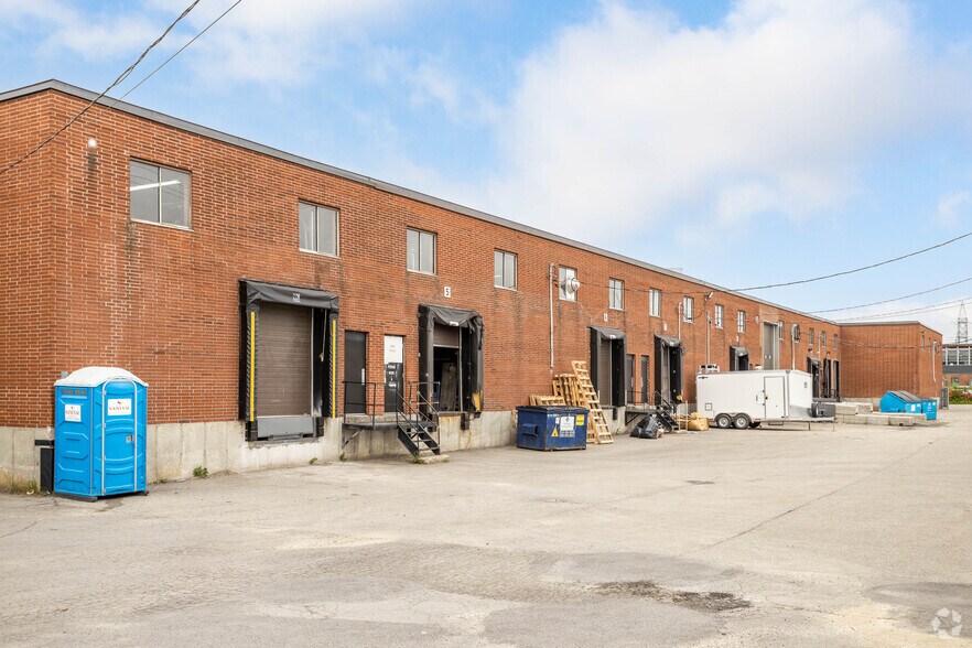 837-845 Rue Tecumseh, Dollard-des-Ormeaux, QC à louer - Photo de l’immeuble – Image 2 sur 8