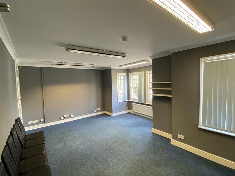 Suite, 7, 8-10 High Beech Road, Loughton à louer - Photo de l’immeuble – Image 2 sur 6
