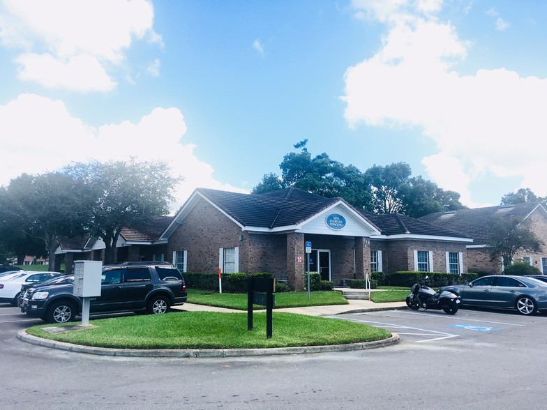 819 E Oak St, Kissimmee, FL à louer - Photo principale – Image 1 sur 14