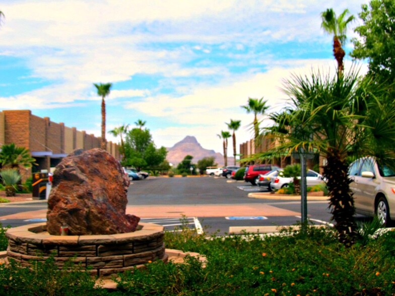 7620 N Hartman Ln, Tucson, AZ à louer - Photo de l’immeuble – Image 2 sur 6