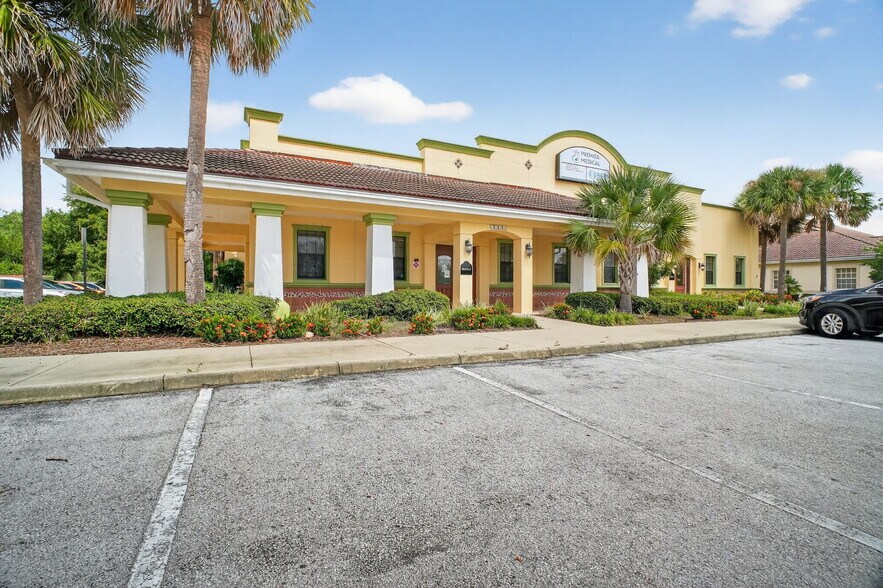 1511 Buenos Aires Blvd, Lady Lake, FL à louer - Photo de l’immeuble – Image 2 sur 37