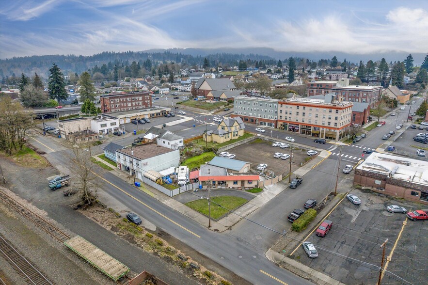 101 Academy St, Kelso, WA à vendre - Photo de l’immeuble – Image 3 sur 33
