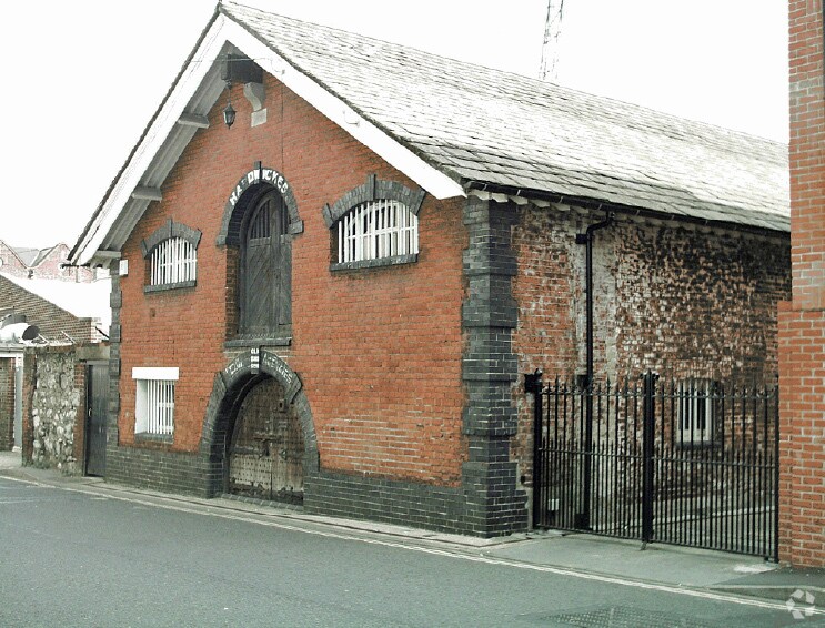 1 Back Of The Walls, Southampton à louer - Photo principale – Image 1 sur 8