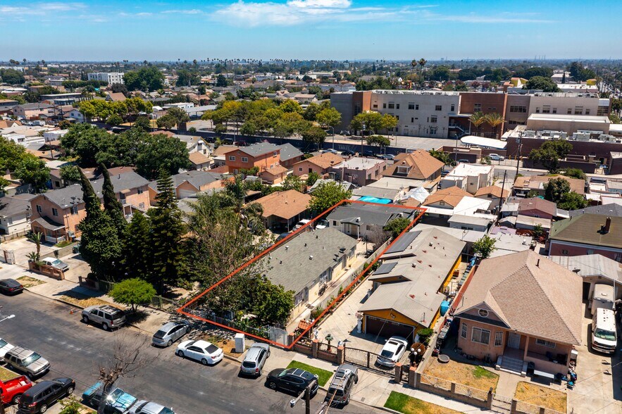 1318 E 59th Pl, Los Angeles, CA à vendre - Photo de l’immeuble – Image 2 sur 8