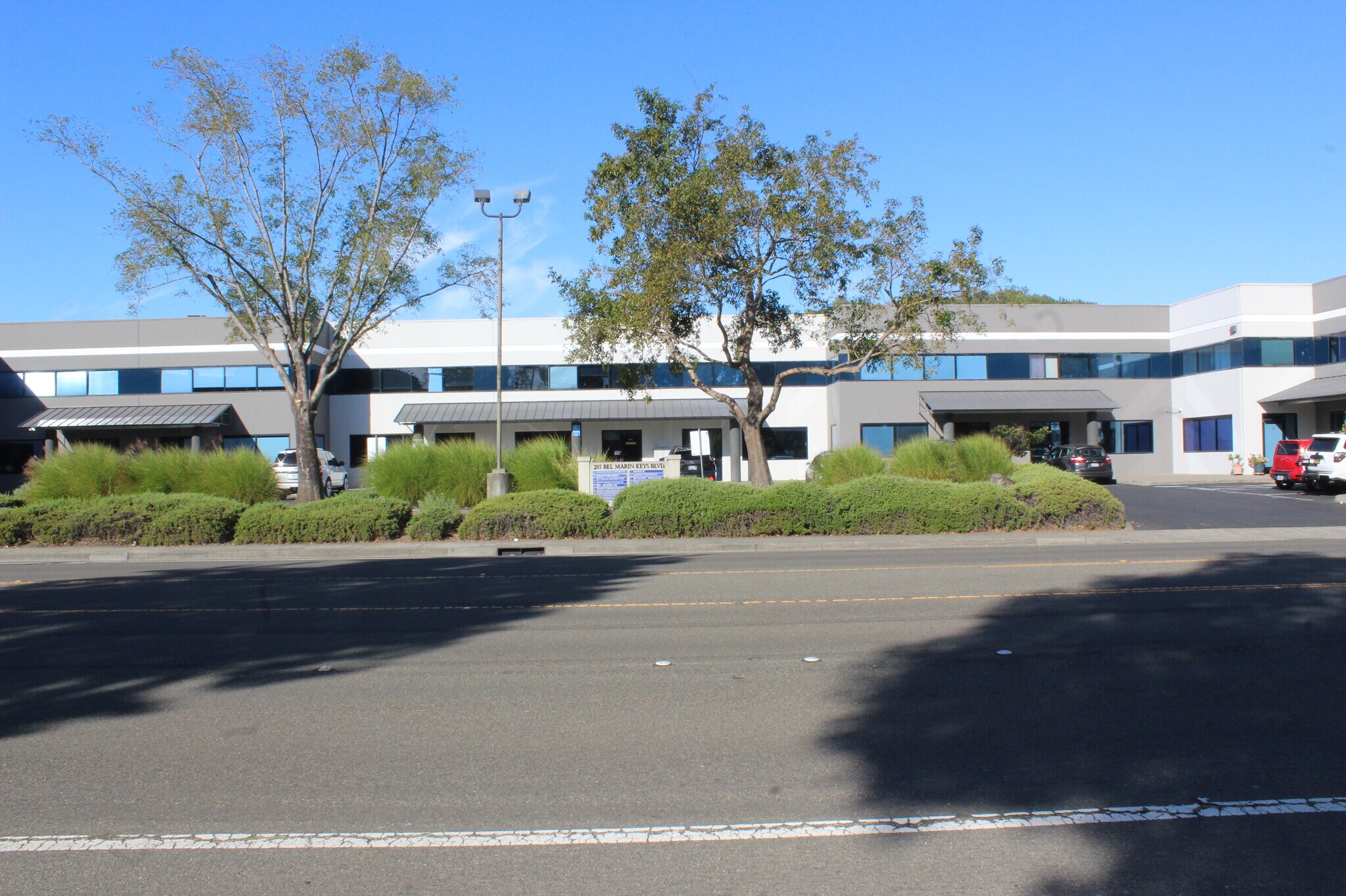 285 Bel Marin Keys Blvd, Novato, CA à vendre Photo de l’immeuble– Image 1 sur 2