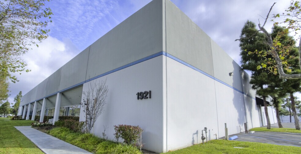1919-1921 Alton Pky, Irvine, CA à vendre - Photo de l’immeuble – Image 3 sur 4