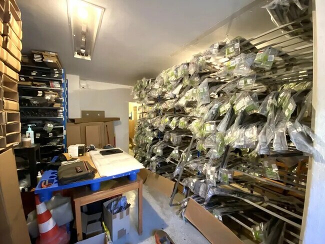 Plus de détails pour Local commercial à vendre