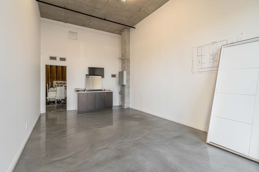 4725-4767 Boul Métropolitain E, Saint-leonard, QC à louer - Photo intérieure – Image 2 sur 17