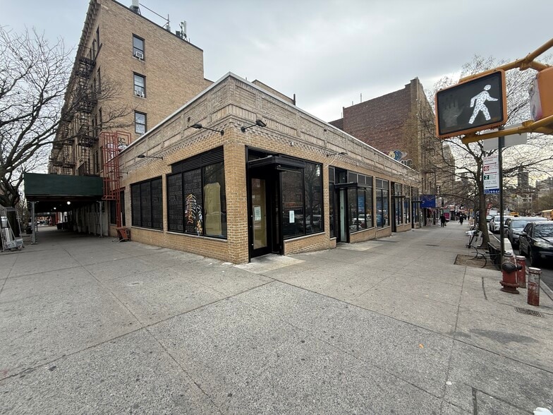 1588 Saint Nicholas Ave, New York, NY à louer - Photo principale – Image 2 sur 21