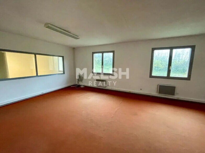 Local d'activités dans Saint-Genis-Laval à vendre - Photo intérieure – Image 2 sur 15