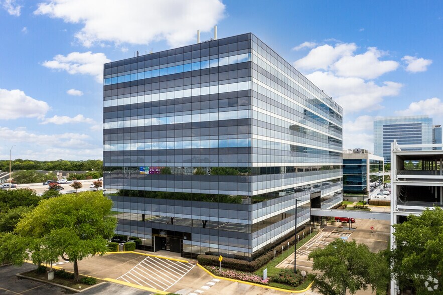 1250 W Sam Houston Pky, Houston, TX à vendre - Photo de l’immeuble – Image 2 sur 26