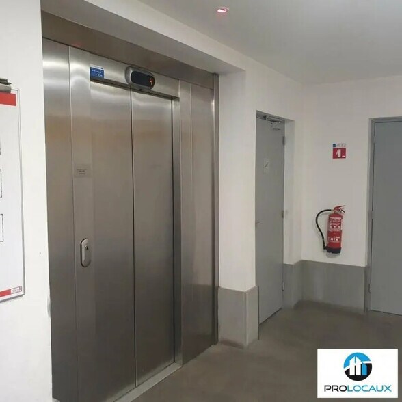 Bureau dans Grenoble à louer - Photo de l’immeuble – Image 3 sur 12