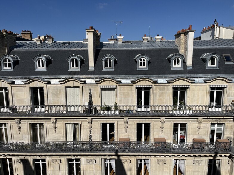 6 Rue Anatole De La Forge, Paris à louer - Photo de l’immeuble – Image 3 sur 11