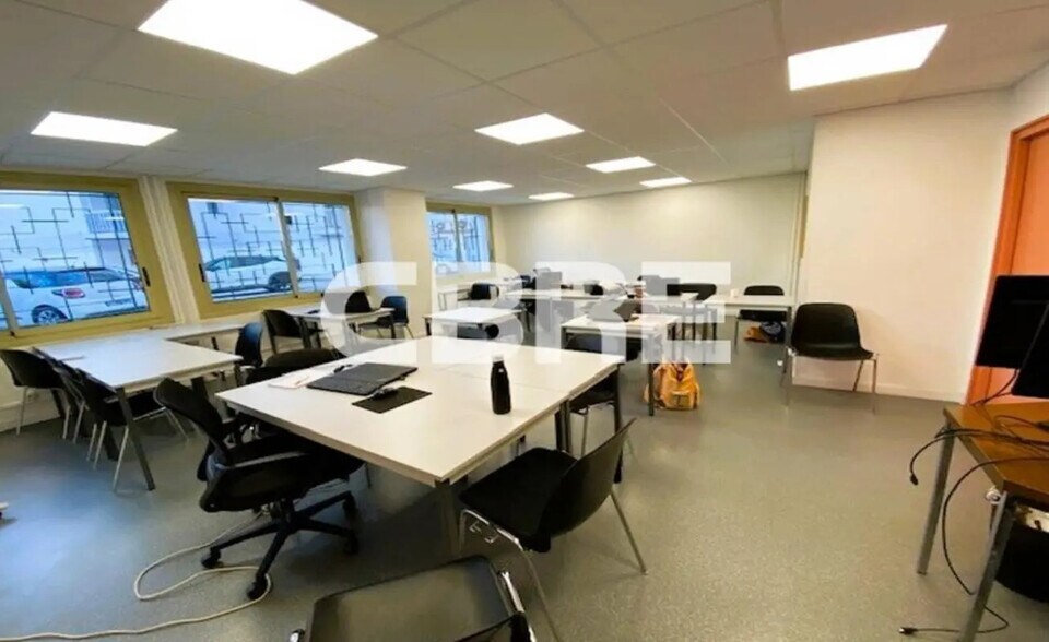 Bureau dans Cagnes-sur-Mer à louer - Photo de l’immeuble – Image 1 sur 9