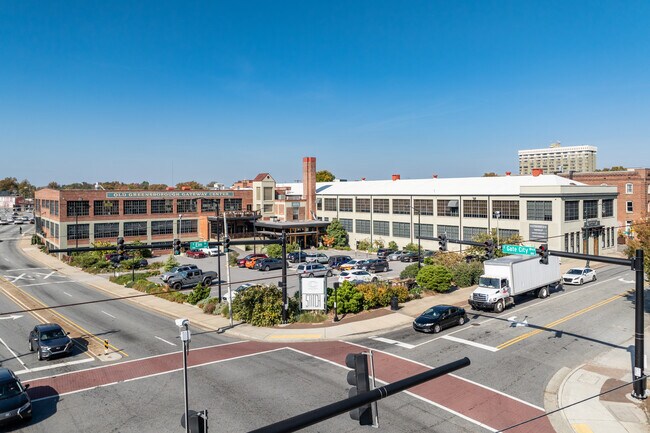 Plus de détails pour 620 S Elm St, Greensboro, NC - Bureau, Local d'activités à louer