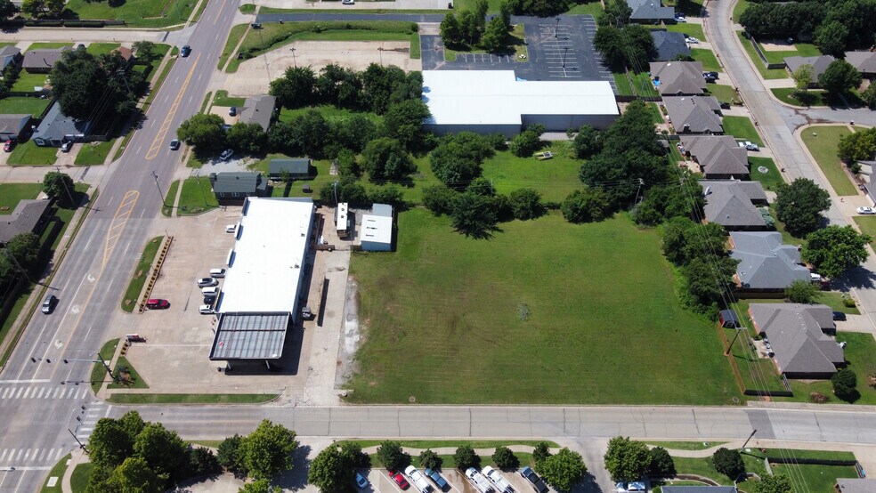 707 S Kelly Ave, Edmond, OK à vendre - Aérien – Image 3 sur 5