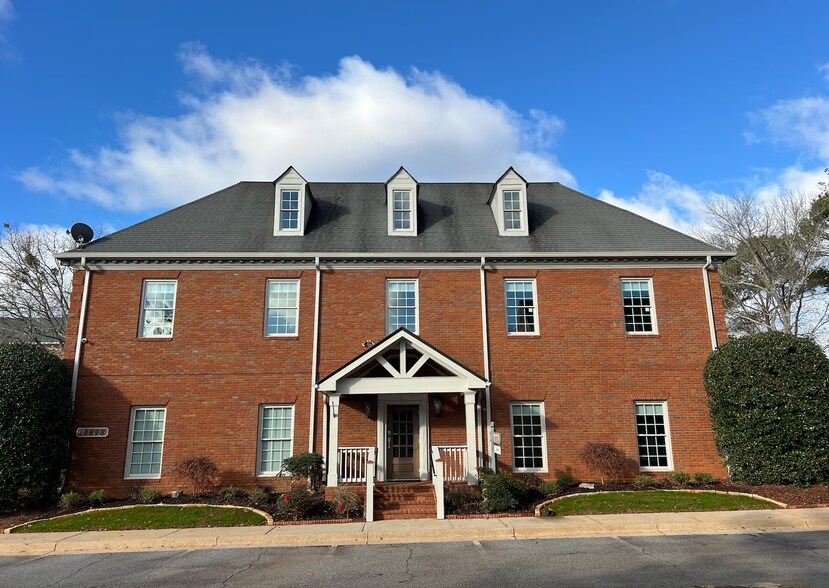 10898 Crabapple Rd, Roswell, GA à louer - Photo de l’immeuble – Image 3 sur 12