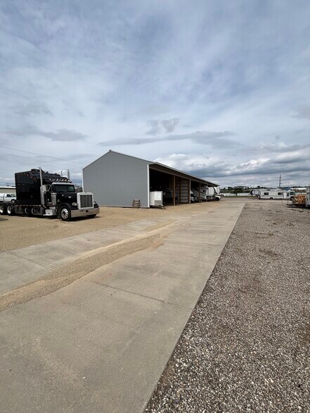 2702 Gateway Ct, Junction City, KS à vendre - Photo de l’immeuble – Image 1 sur 7