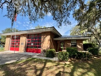 Plus de détails pour 704 NE 1st St, Micanopy, FL - Local d'activités à louer