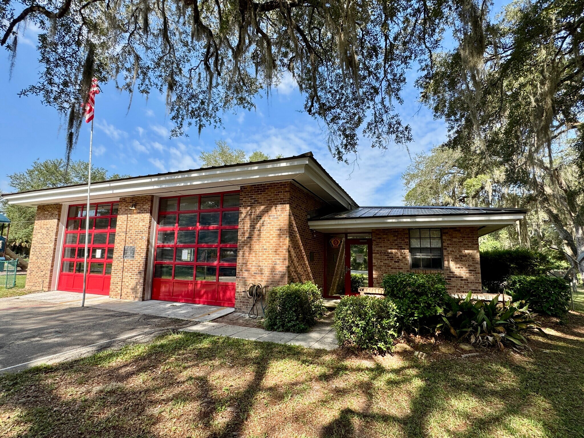 704 NE 1st St, Micanopy, FL à louer Photo principale– Image 1 sur 11