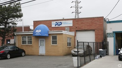 421 Doughty Blvd, Inwood, NY à louer Photo intérieure– Image 1 sur 7