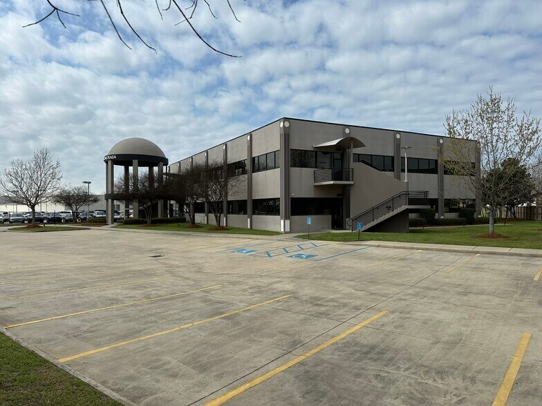 4750 Sherwood Common Blvd, Baton Rouge, LA à louer - Photo de l’immeuble – Image 2 sur 50