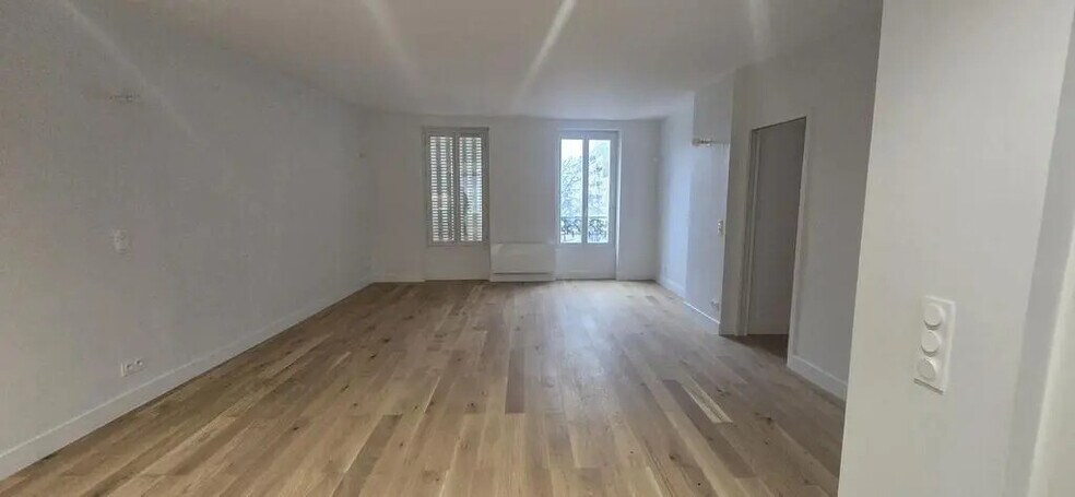 Local commercial dans Vincennes à vendre - Photo de l’immeuble – Image 3 sur 17