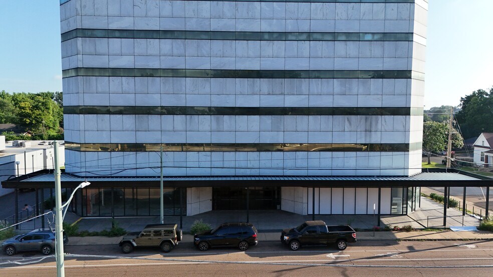 1750 Madison Ave, Memphis, TN à vendre - Photo de l’immeuble – Image 3 sur 8