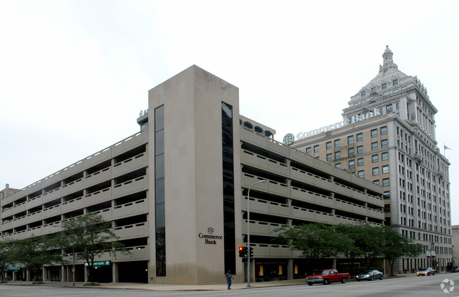 416 Main St, Peoria, IL à louer - Photo de l’immeuble – Image 2 sur 12