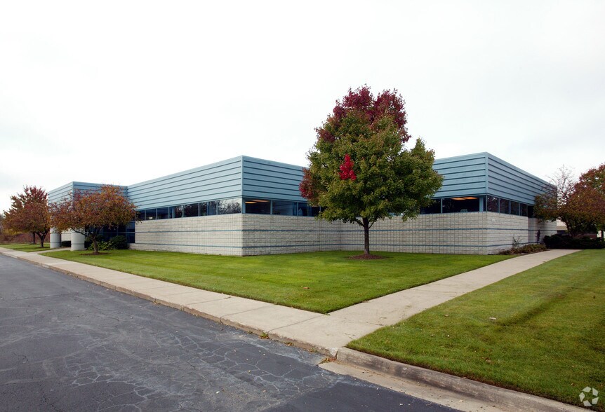 2120 43rd St SE, Grand Rapids, MI à louer - Photo de l’immeuble – Image 2 sur 4