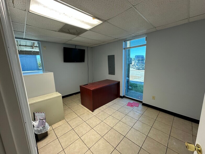 1230 Industrial Park Rd, Columbia, TN à louer - Photo de l’immeuble – Image 2 sur 36