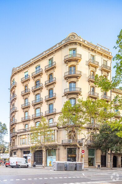 Bureau dans Barcelone, Barcelona à louer - Photo de l’immeuble – Image 2 sur 2