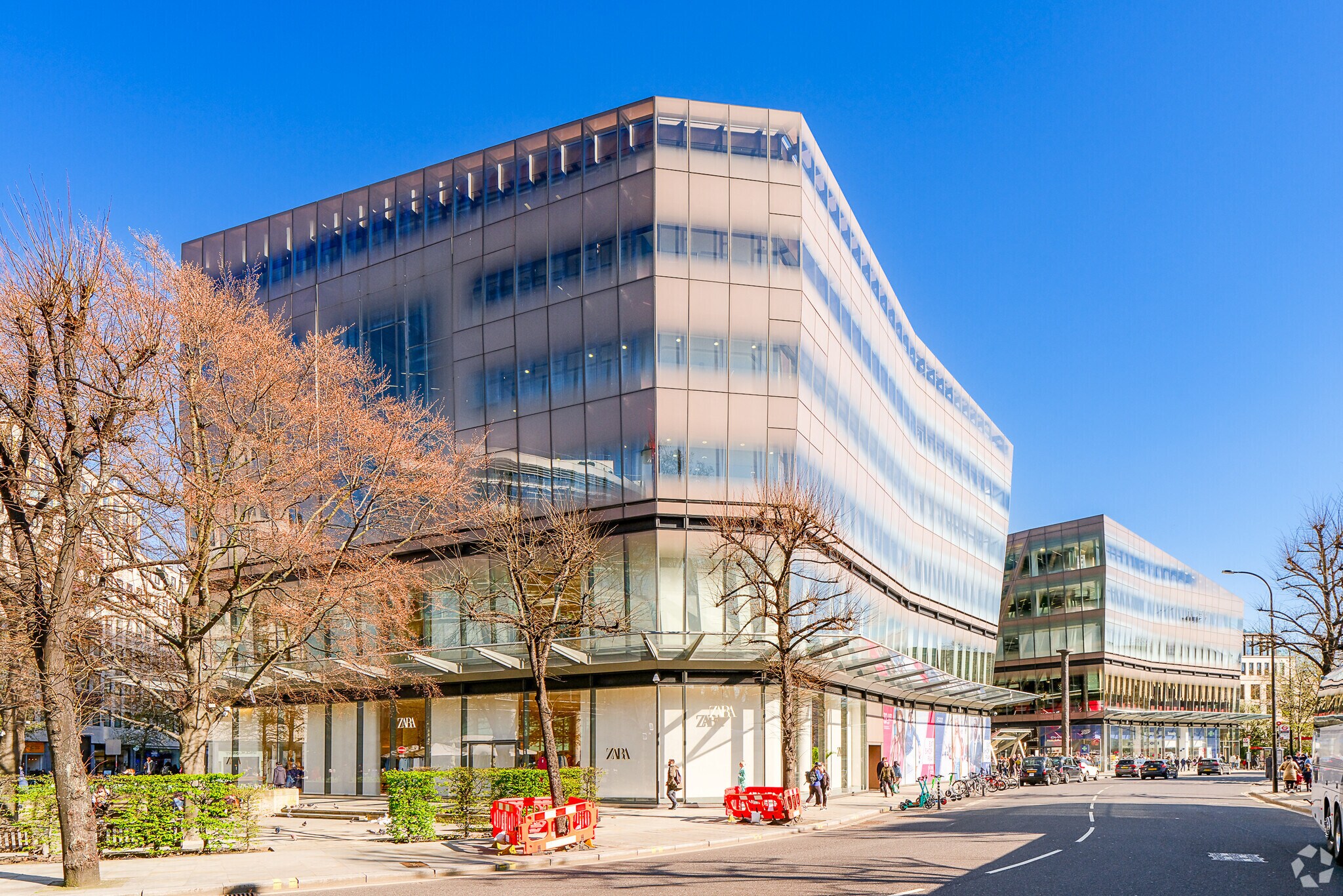 1 New Change, Londres à louer Photo principale– Image 1 sur 27