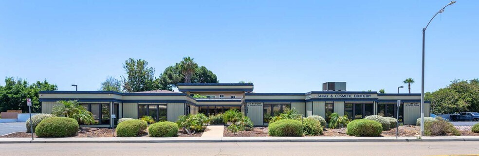 343 E Lexington Ave, El Cajon, CA à louer - Photo de l’immeuble – Image 2 sur 7