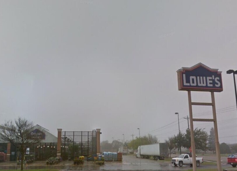 2802 W University Dr, Edinburg, TX à vendre - Photo de l’immeuble – Image 2 sur 2