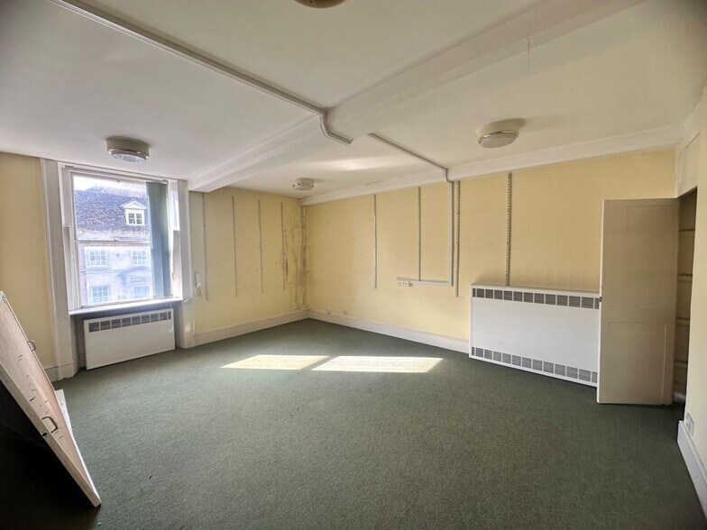 71 Fore St, Trowbridge à vendre - Photo de l’immeuble – Image 3 sur 13